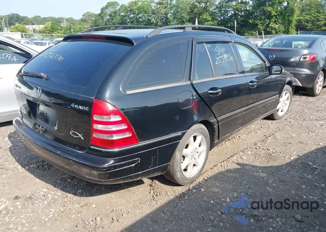 2003 Mercedes-Benz C 240 z USA, uszkodzony, nr VIN WDBRH81J73F355527